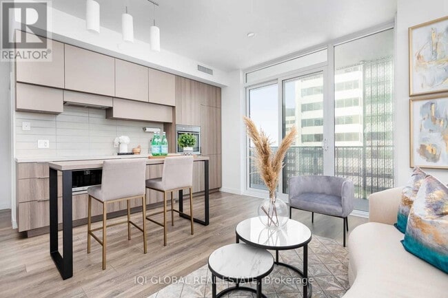 Building Photo - 8 Eglinton Ave E