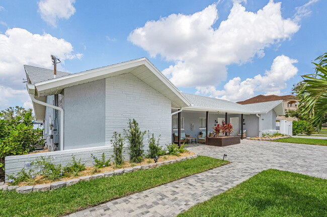 Building Photo - 12230 Shoreview Drive