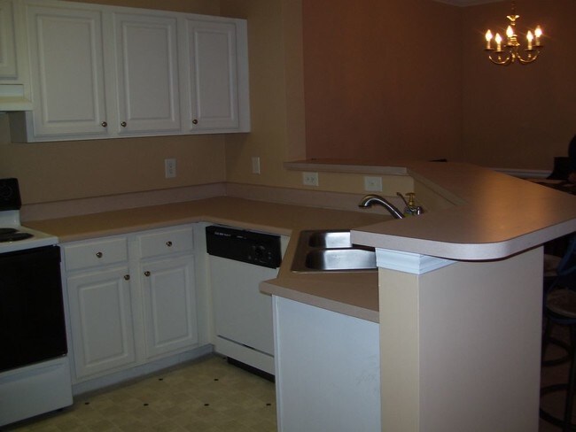 Building Photo - 8204 Walden Park Dr