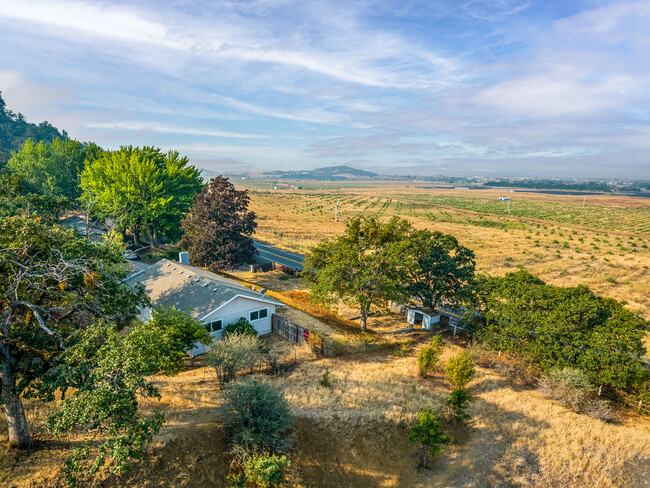Foto del edificio - 5942 Foothill Rd
