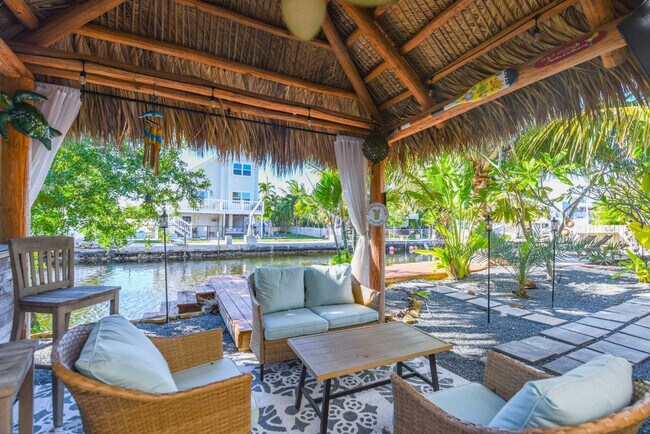 Foto del edificio - 886 Loggerhead Ln