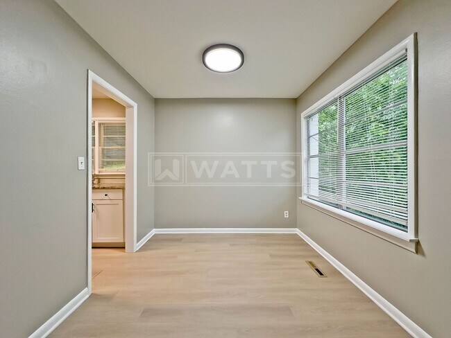 Building Photo - 559 63rd St S