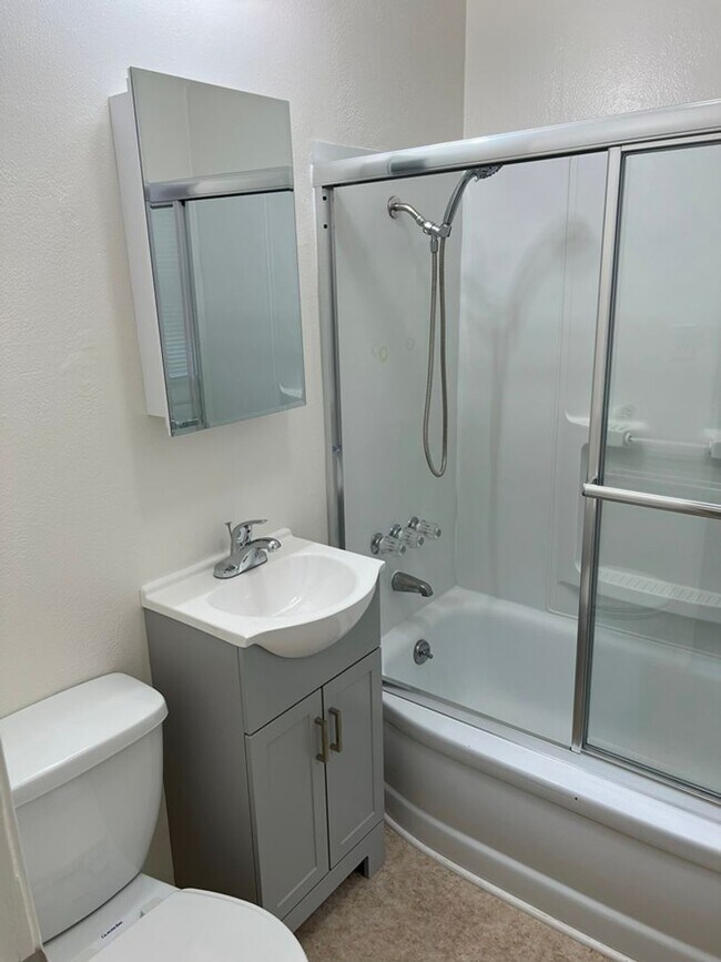Foto del edificio - 7th st., #22632,  #22634, &amp;  #22636