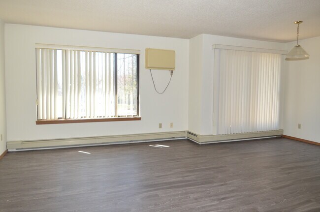 Foto del edificio - Village Place Apartments