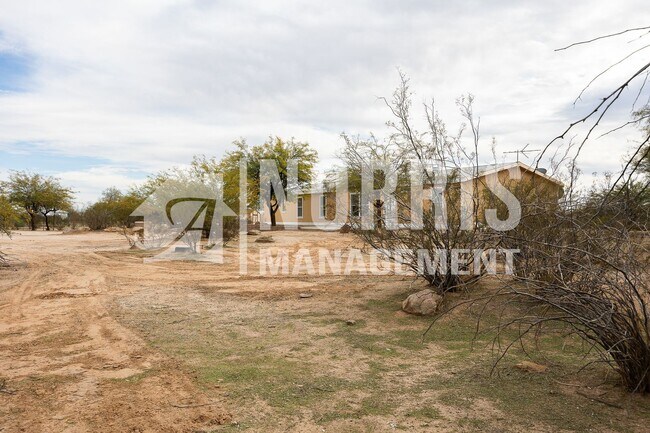 Building Photo - Acreage, NO HOA, So Much Room!