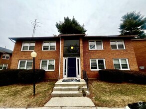 Building Photo - 360 Mayfield Ave