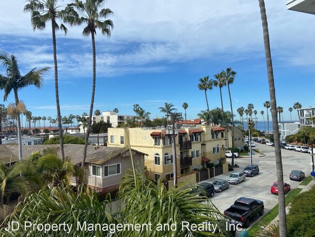 Building Photo - 2 br, 2 bath House - 8110 El Paseo Grande ...