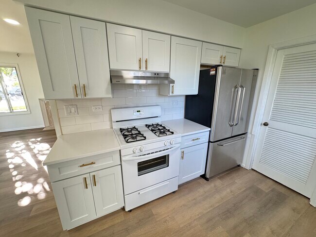 Foto del edificio - 7917 Knottingham Cir