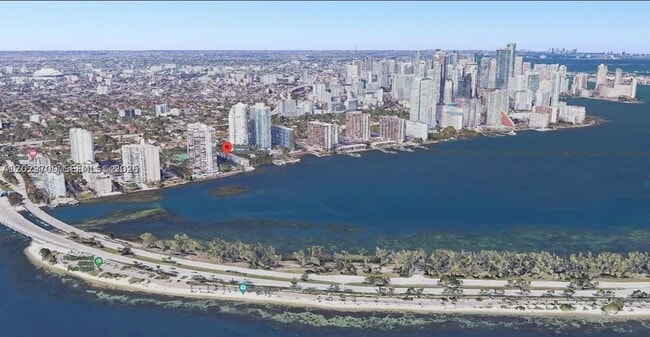 Building Photo - 2201 Brickell Ave
