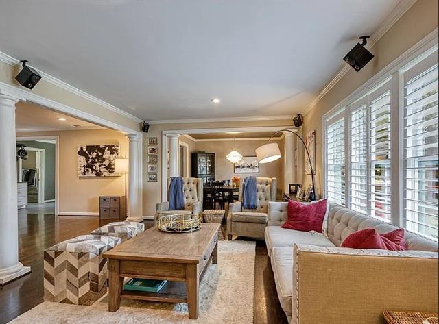 Foto del edificio - 6356 Woodcrest Ln