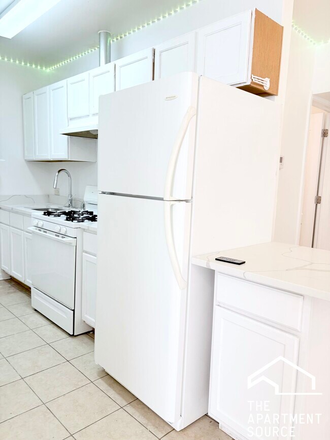 Foto del edificio - 1900 S Throop St