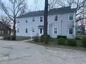 Building Photo - 1221 SW Oakley Ave