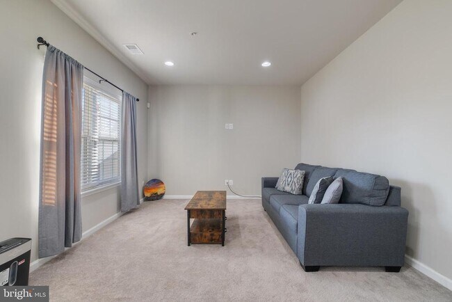 Building Photo - 4236 Winding Waters Terrace