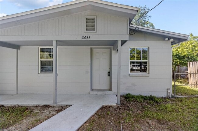 Building Photo - 10588 Airport Terrace Dr