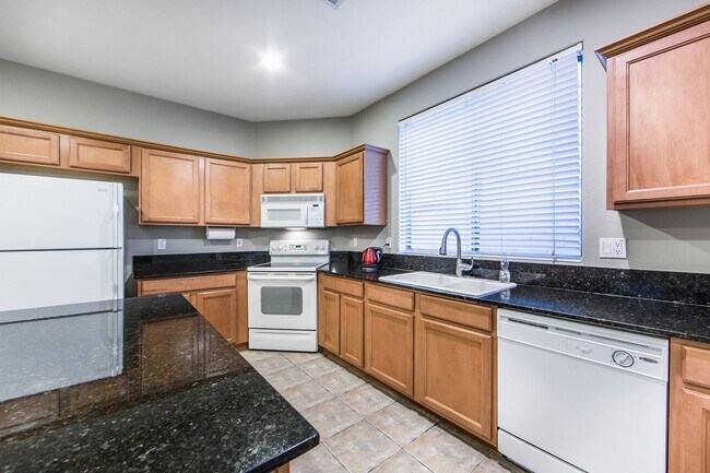 Building Photo - Incredible community amenities Estrella Mo...