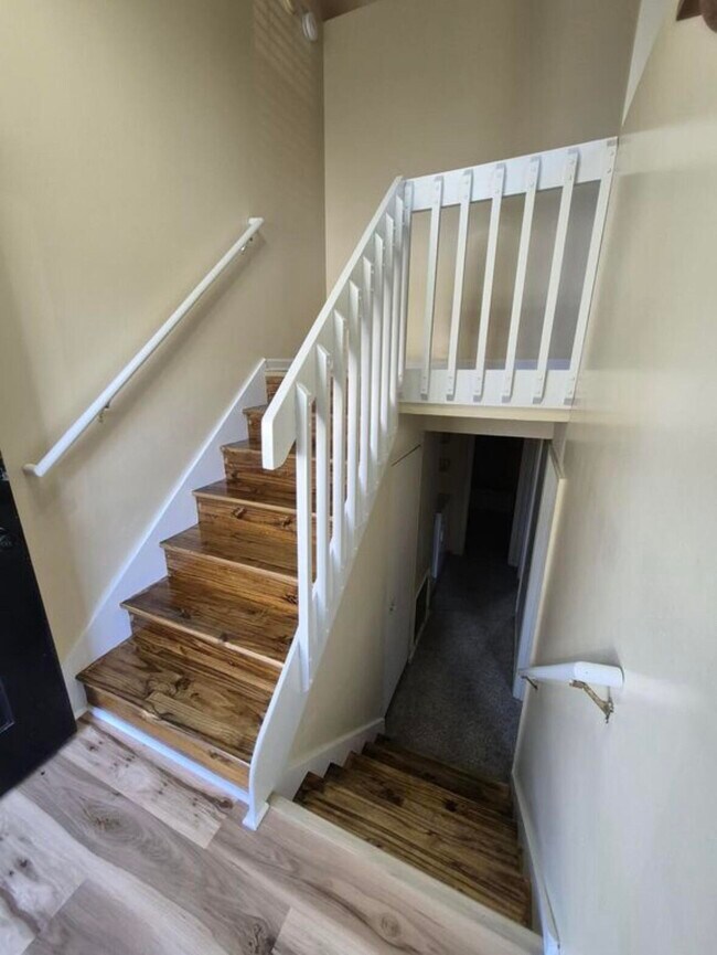 Building Photo - 1400 Hartland Woods Way