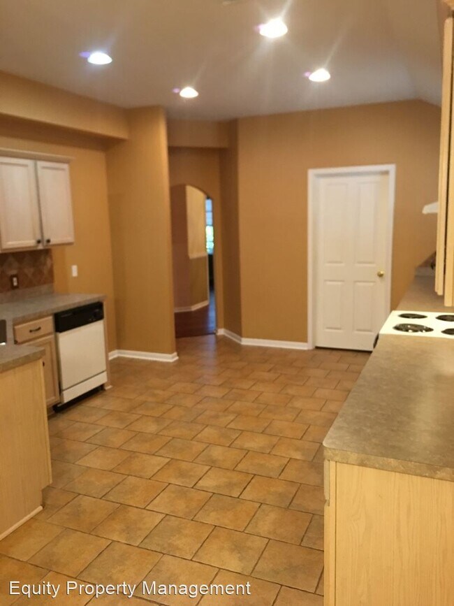 Building Photo - 3 br, 2 bath House - 100 Snowberry