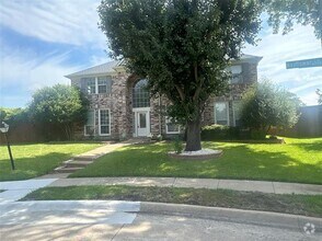 Building Photo - 4001 Mayflower Ln