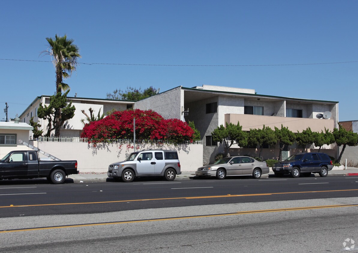 Foto principal - 14815 Crenshaw Blvd
