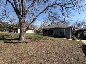 Building Photo - 601 Valley St