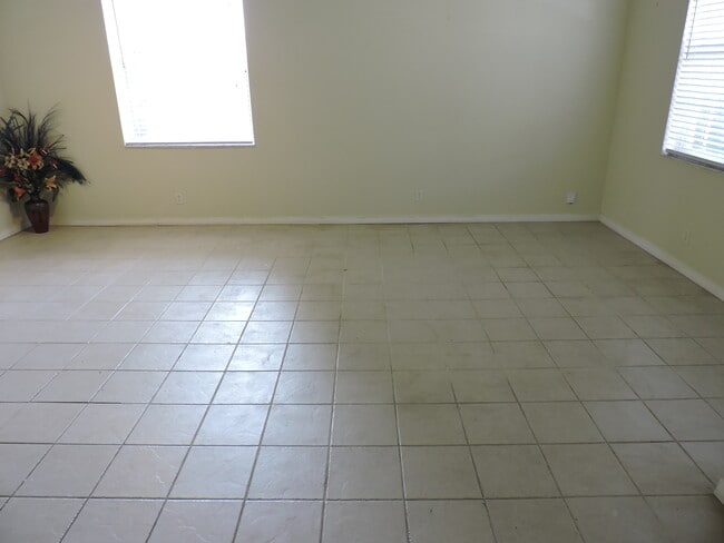 Building Photo - 1708 Pierside Cir