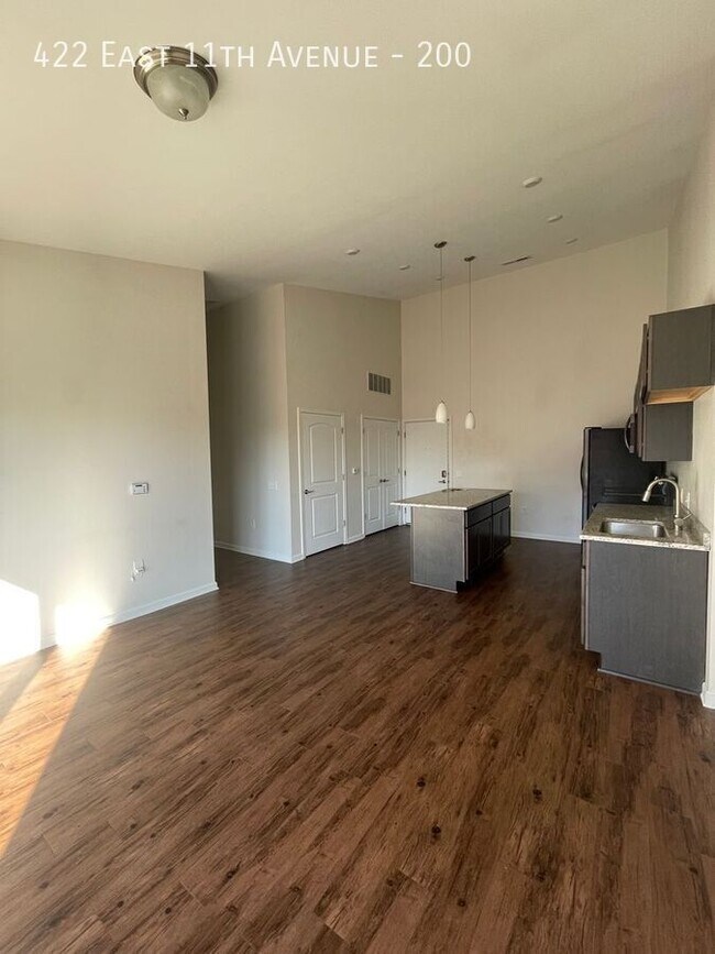 Foto del edificio - 422 E 11th Ave