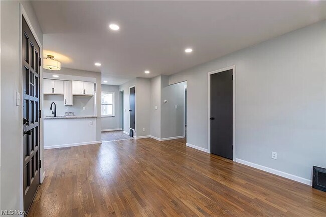 Building Photo - 5018 Claremont Blvd
