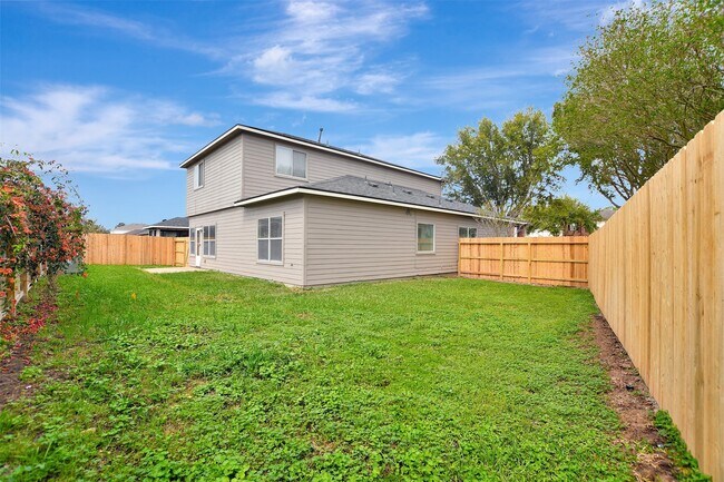 Foto del edificio - 4423 Garden Ridge Ct