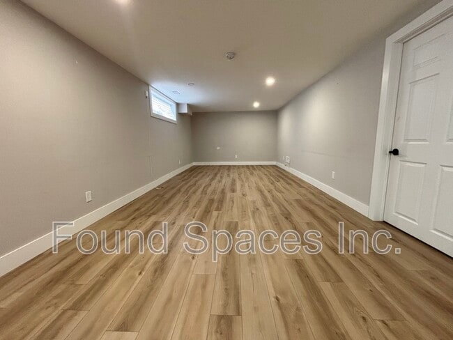 Building Photo - 95 Cardinal Dr