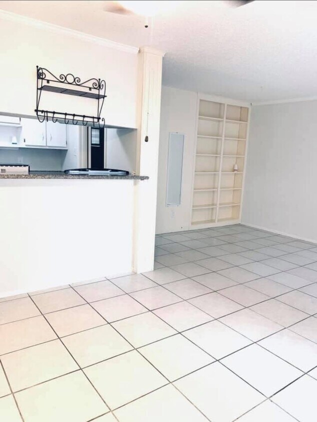 Building Photo - 6410 Del Monte Dr