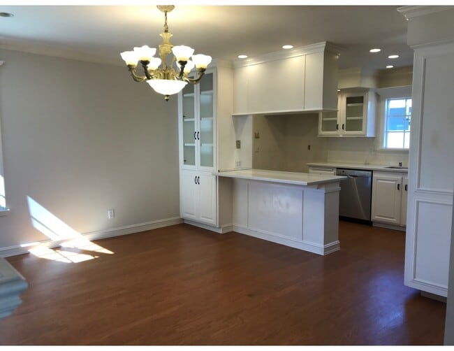 Building Photo - Single Family Home in Sunny Side of Ventura – Near Kimball Park!