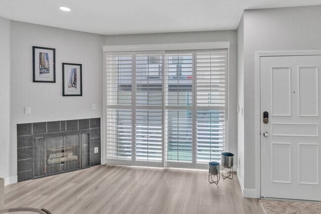 Foto del edificio - 433 E Tamarack Ave