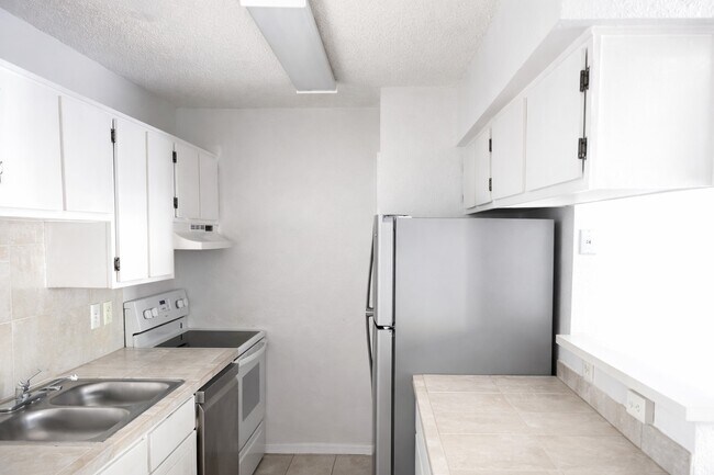 Foto del edificio - 2750 Holly Hall St