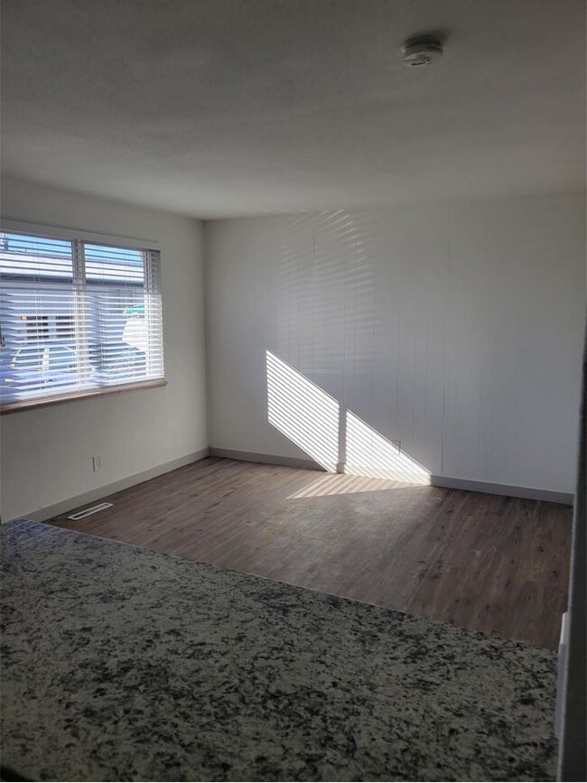 Foto del edificio - 411-413 Prairie Road