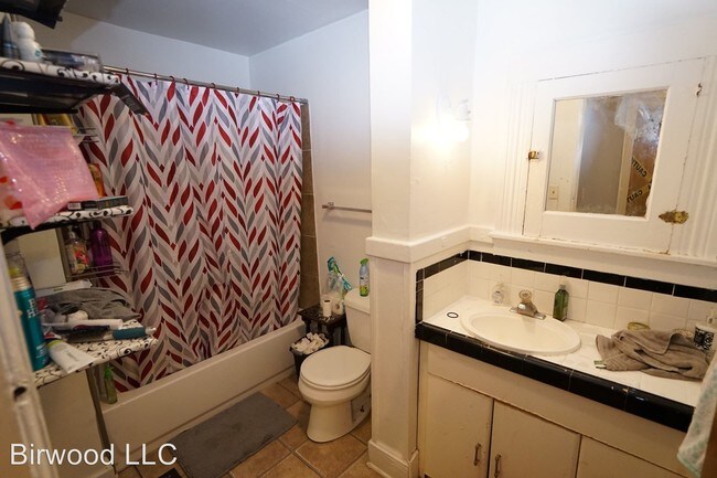 Foto del edificio - 526-528 W Mifflin St