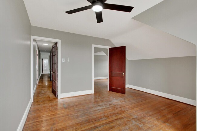 Foto del edificio - 715-717 Oak Hill Ave