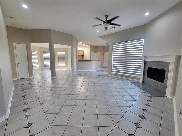 Building Photo - 1144 San Saba Dr