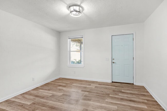 Building Photo - 2101 W Romana St