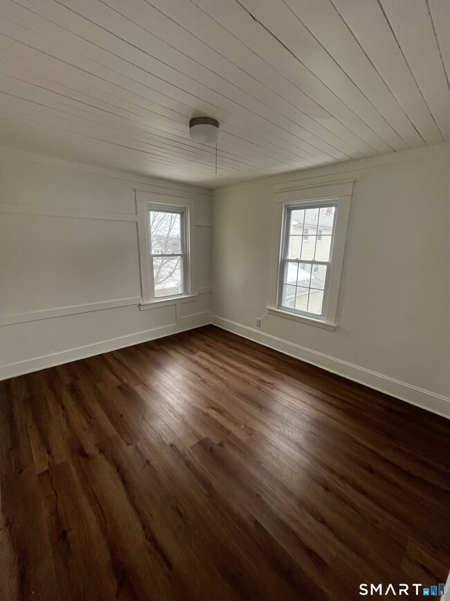 Building Photo - 189 East Rd