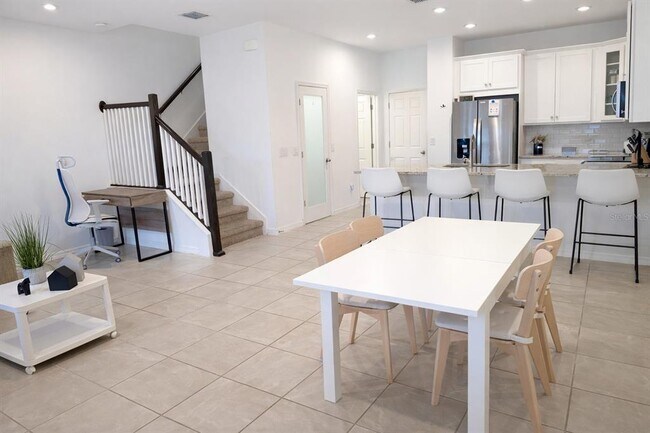 Foto del edificio - 8913 Matriarca Aly