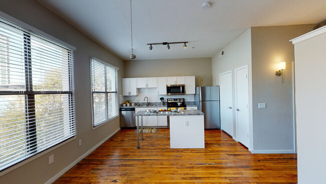 Building Photo - Apartment for Rent