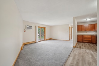 15-print-McKnight Rd N-1705-009.jpg - Aspen Village