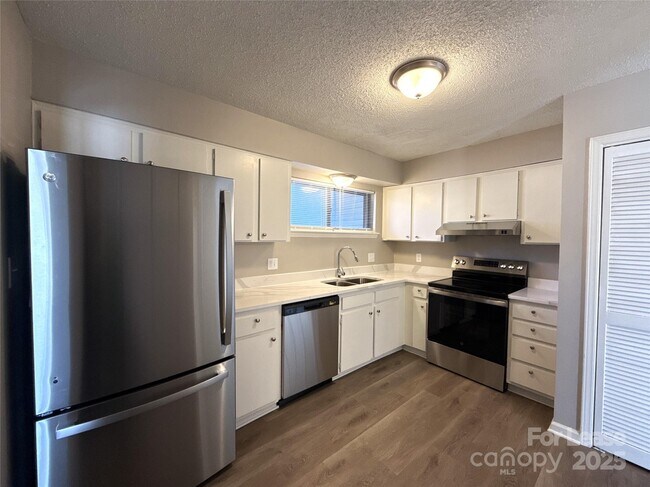 Foto del edificio - 11537 Turn Stone Ct