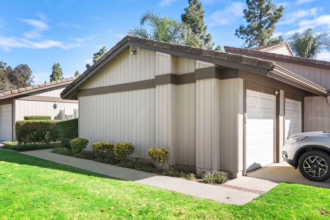 Building Photo - 11487 Matinal Cir