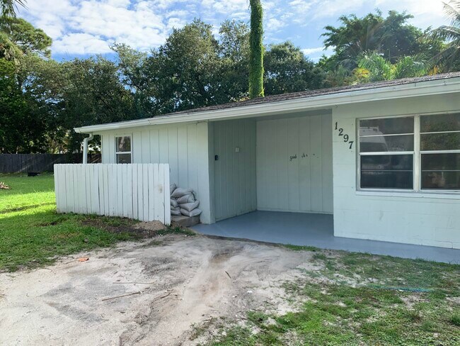 Foto del edificio - 1297 NW Charlie Green Dr