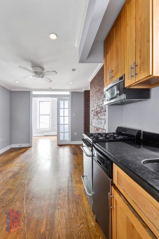 Primary Photo - 44 Avenue B
