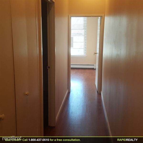 Building Photo - 986 Putnam Ave