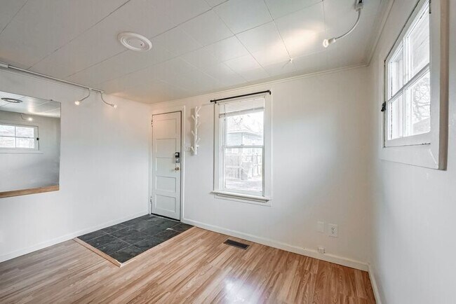 Building Photo - 3989 Zenobia St