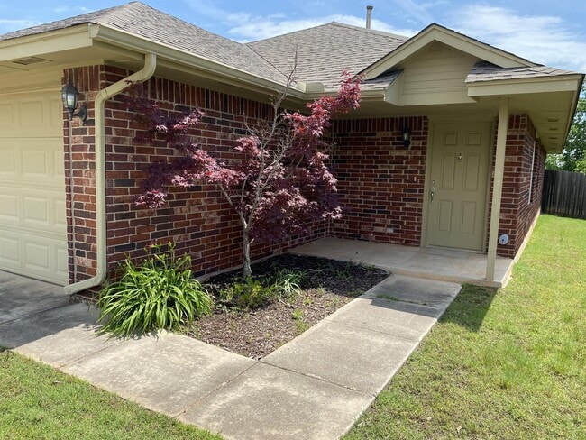 Photo - 4100 Applegate Dr House