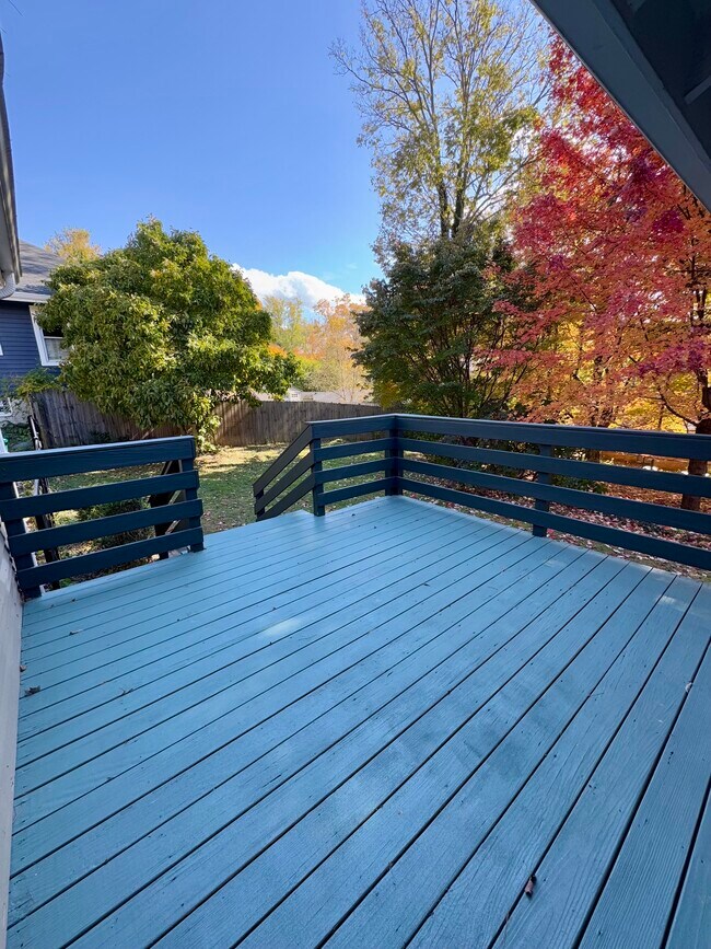 Foto del edificio - 6029 Lockard Ave